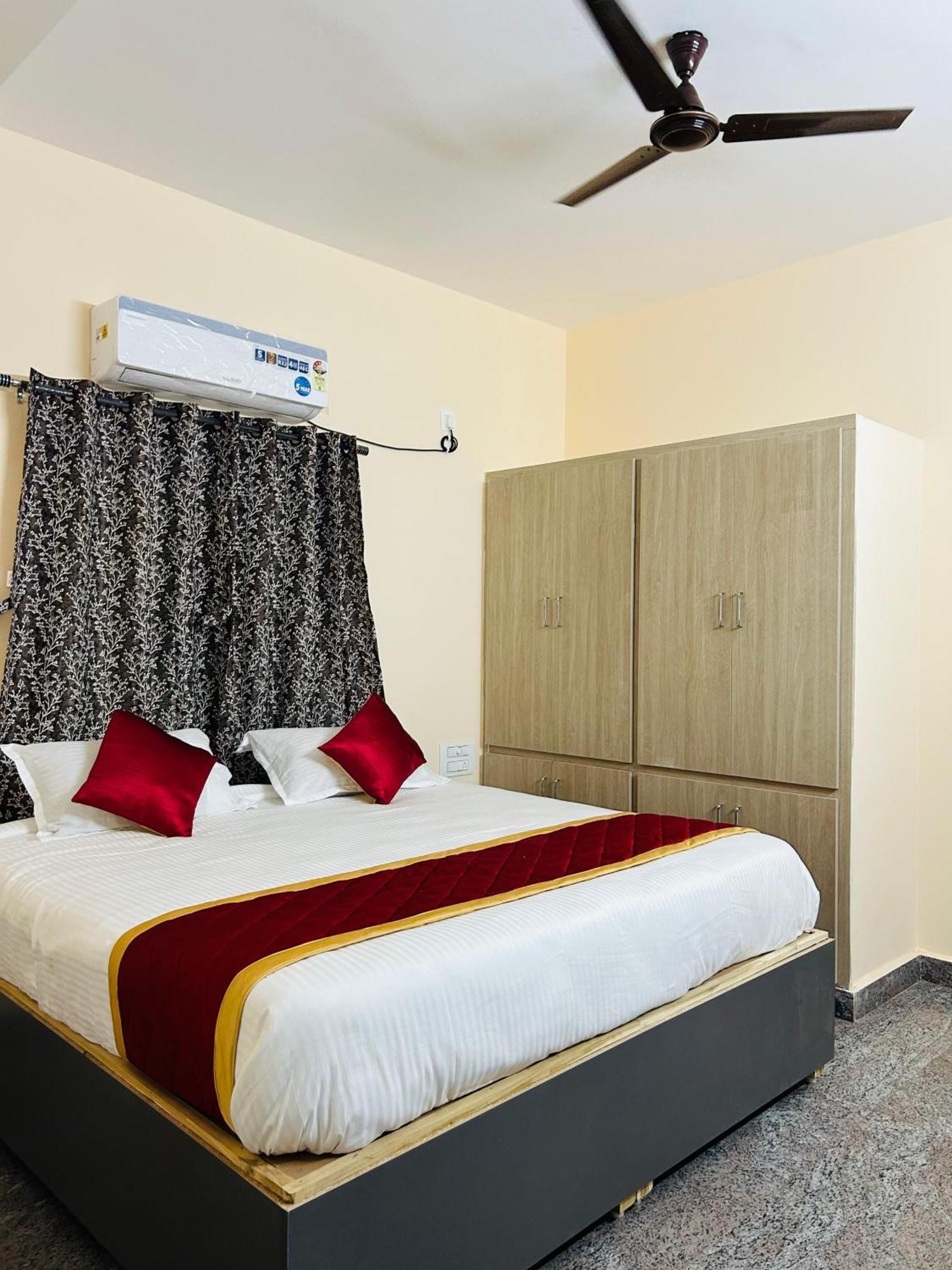 Y Stay Homestay Tirupati Exteriör bild