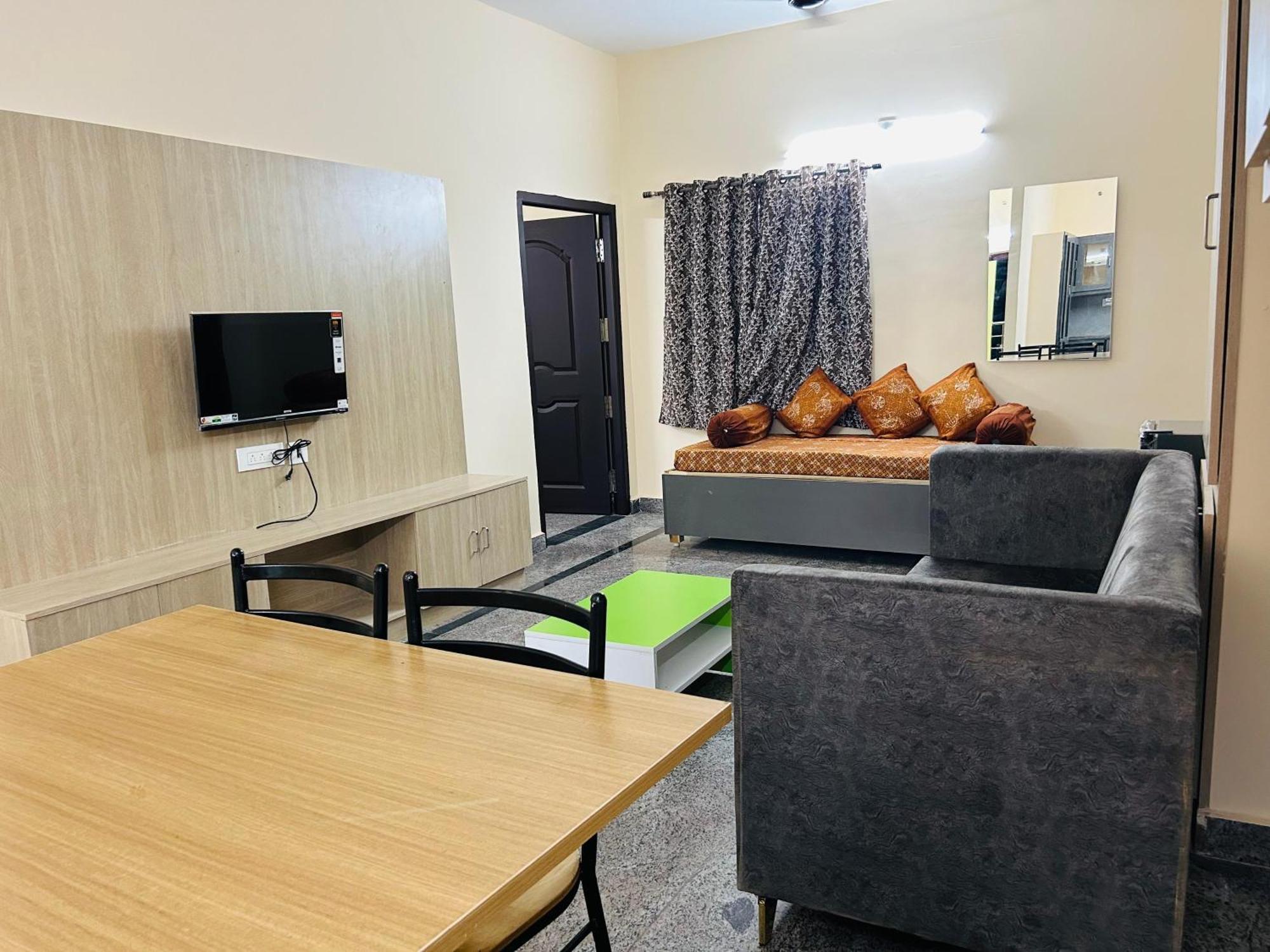Y Stay Homestay Tirupati Exteriör bild
